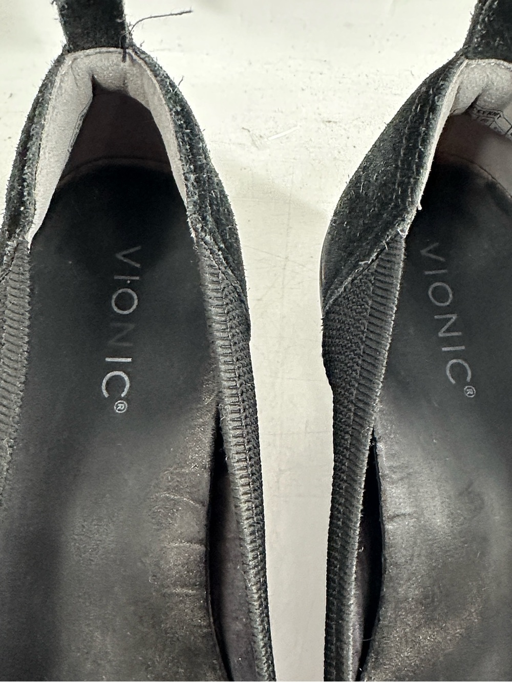 Vionic slip on shoe Jacey Knit Wedge Black Seude detail arch support sz 9.5 - Picture 11 of 11